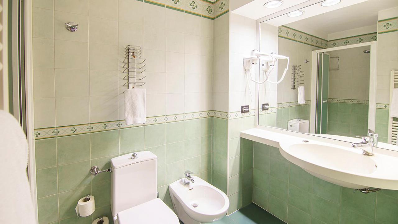 Bes Hotel Villa Zoia Boltiere Extérieur photo