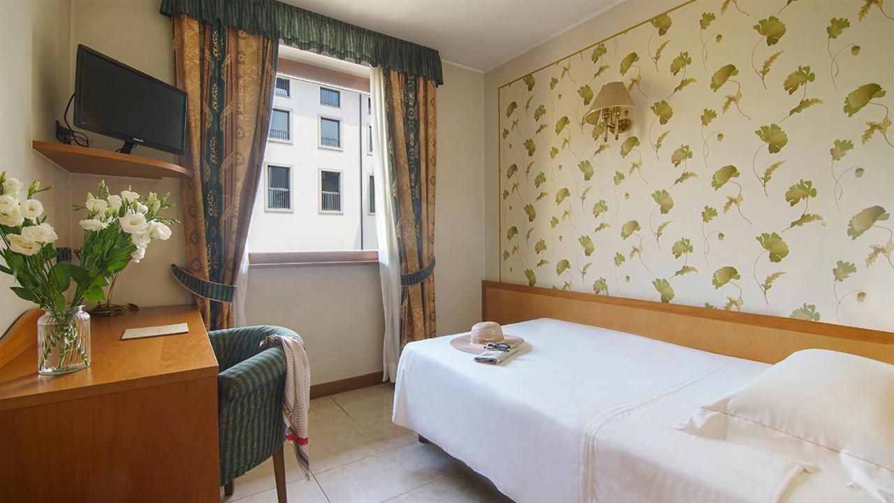 Bes Hotel Villa Zoia Boltiere Extérieur photo