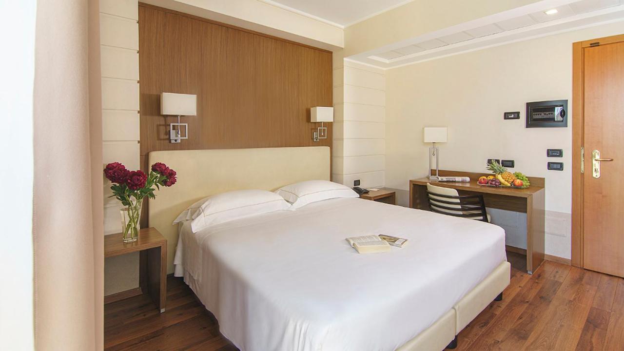 Bes Hotel Villa Zoia Boltiere Extérieur photo