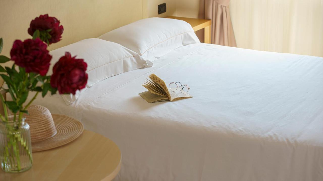Bes Hotel Villa Zoia Boltiere Extérieur photo