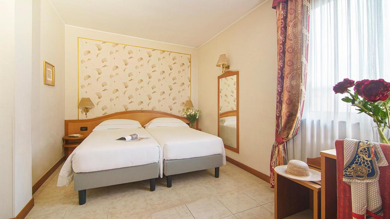 Bes Hotel Villa Zoia Boltiere Extérieur photo
