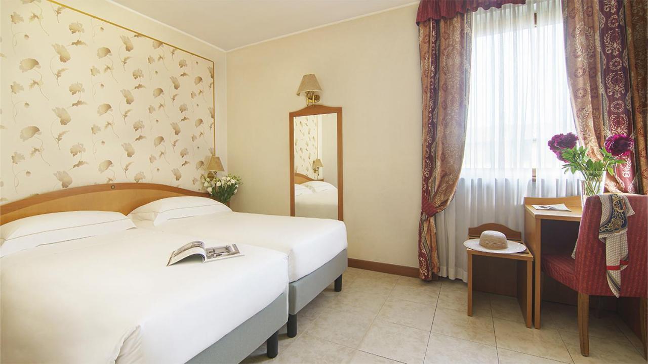 Bes Hotel Villa Zoia Boltiere Extérieur photo