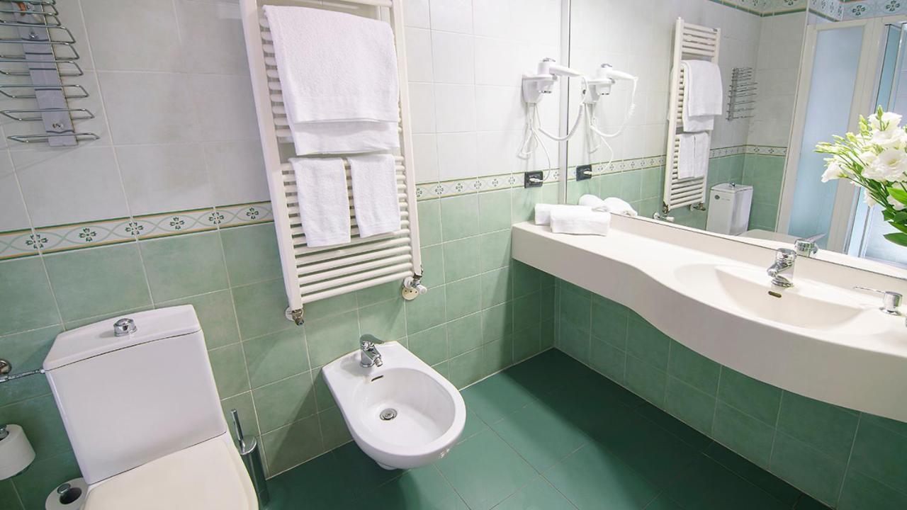 Bes Hotel Villa Zoia Boltiere Extérieur photo